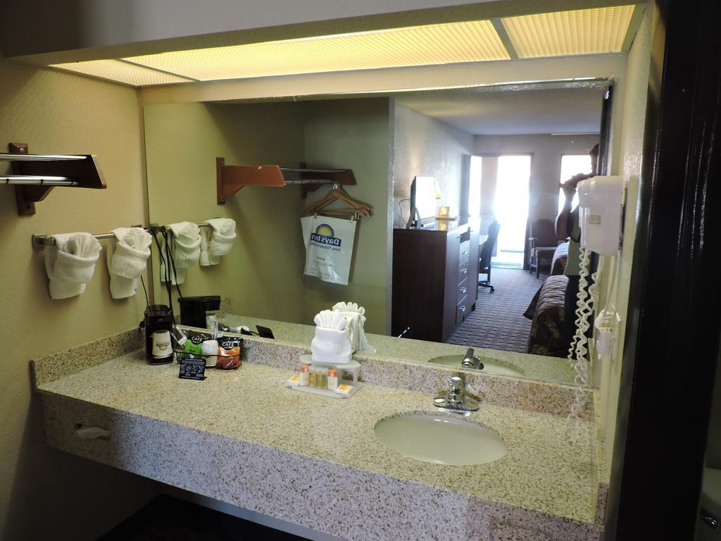 Days Inn Conover/Hickory Habitación foto